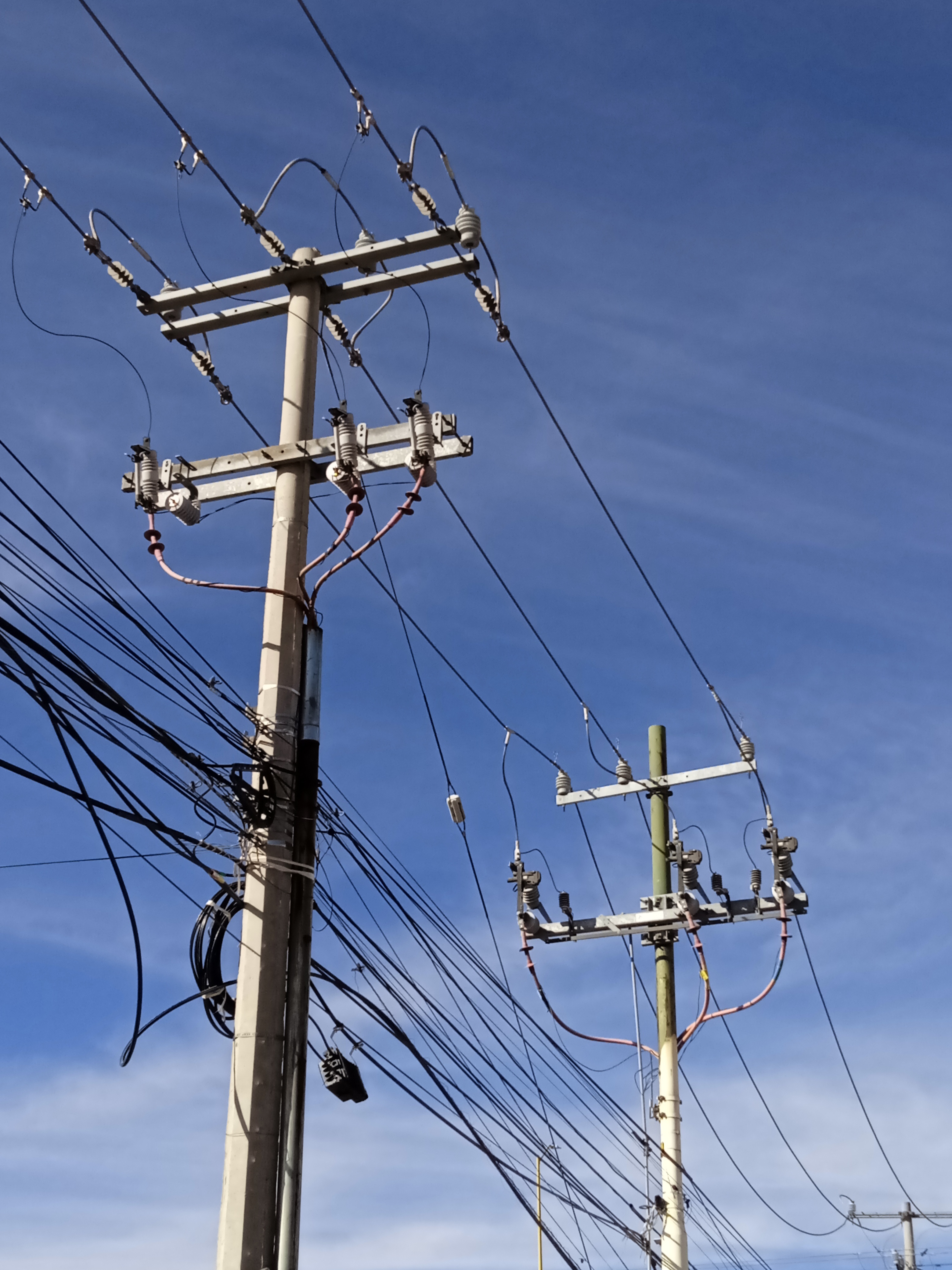 postes de cableado eléctrico